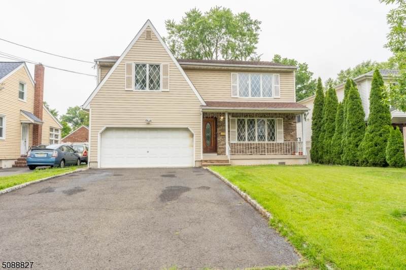 607 Oakwood Ave - Photo 1