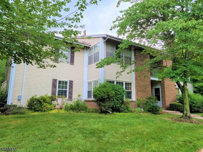 78 Pennsylvania Way - Photo 1