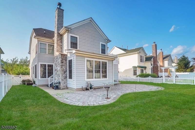 3 Spinnaker Dr - Photo 1
