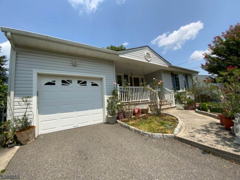 50 Fordham Pl - Photo 1