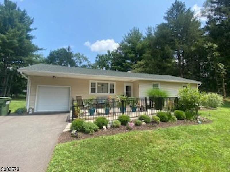 111 Lilac Dr - Photo 1