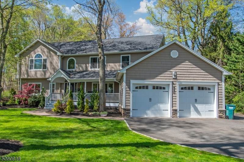 440 Willow Way - Photo 1