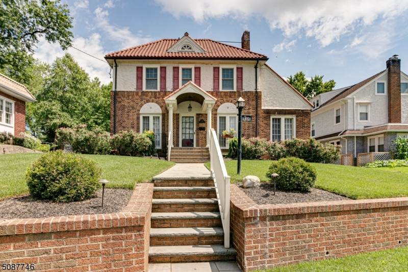 341 Benson Pl - Photo 1