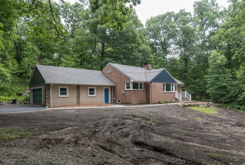 28 Tamarack Rd - Photo 1