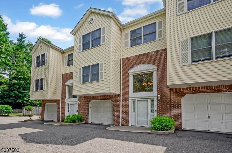 168 Roseland Ave - Photo 1