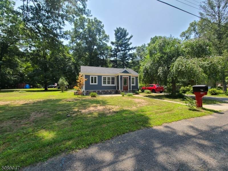 126 Mack St - Photo 1