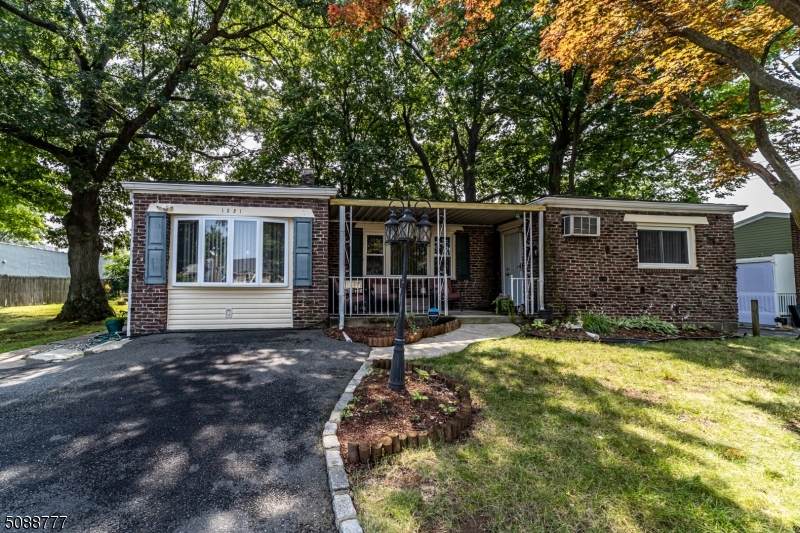 1321 W 6Th St - Photo 1