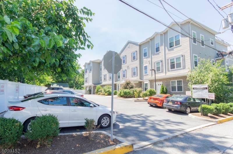 2 Bland Ct - Photo 1