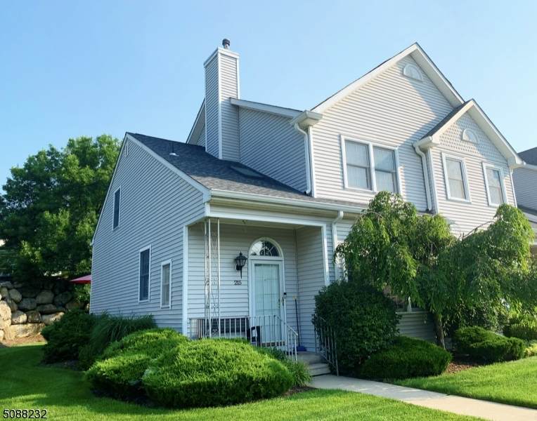 215 Harvard Dr - Photo 1