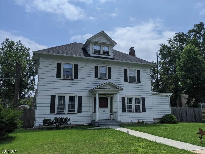 1206 E Front Street - Photo 1