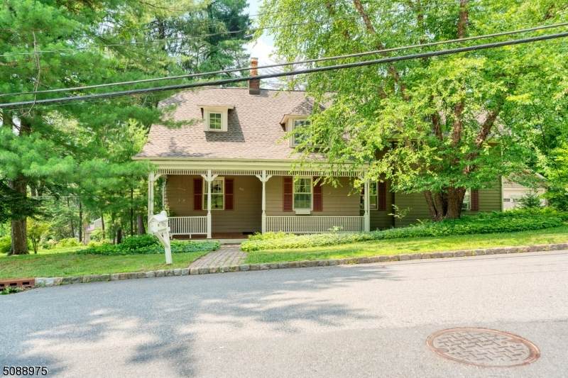 200 Mountain Way - Photo 1
