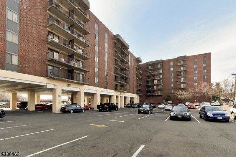 10 N Wood Ave Apt 719 - Photo 1