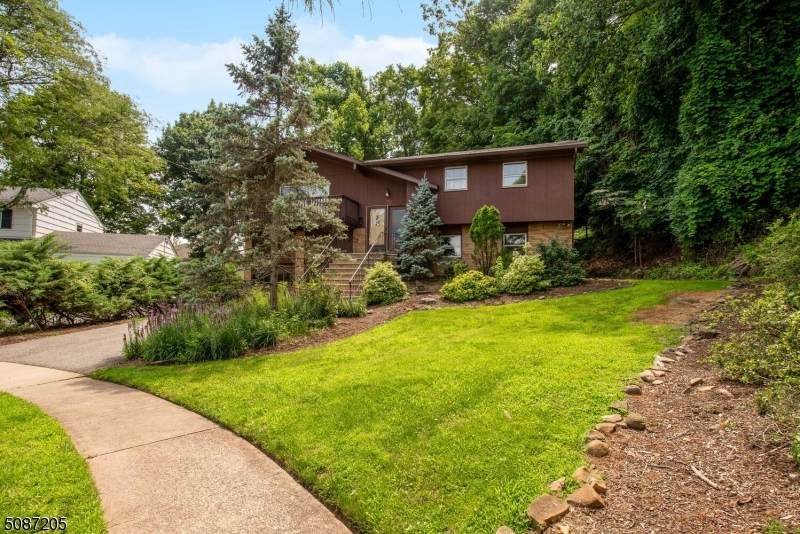 75 Burnett Ter - Photo 1