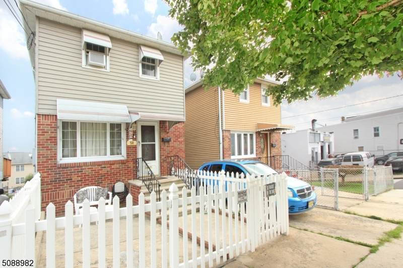 58 Davis Ave - Photo 1