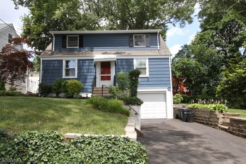 95 Waldwick Ave - Photo 1