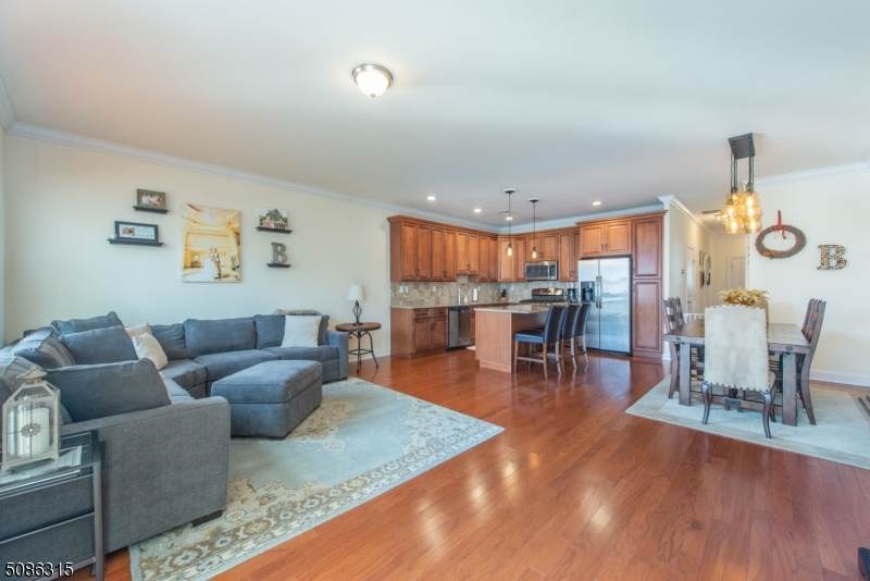 35 Red Oak Ct - Photo 1