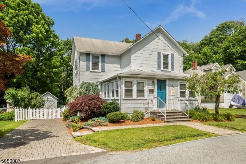 19 Spring St - Photo 1