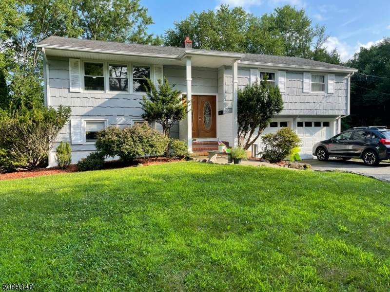 10 Falcon Ct - Photo 1