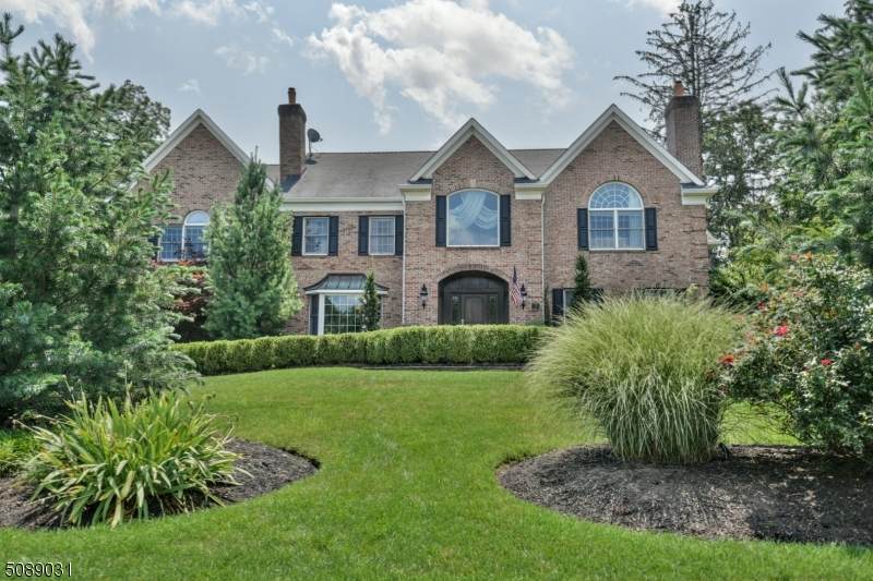 18 Seminary Dr - Photo 1