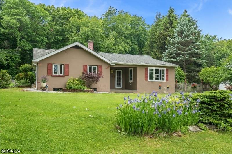 8 Anderson Hill Rd - Photo 1