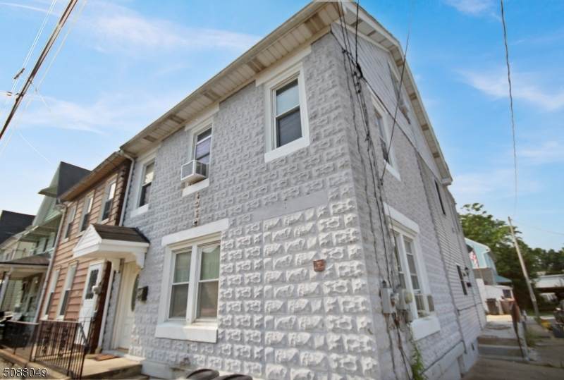 240 Mercer St - Photo 1