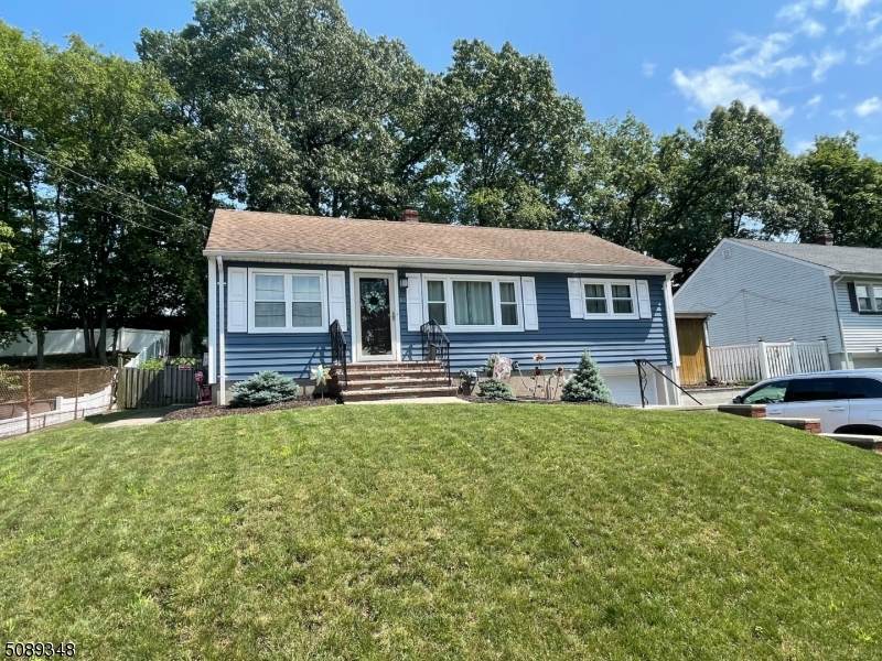 60 Hooyman Dr - Photo 1