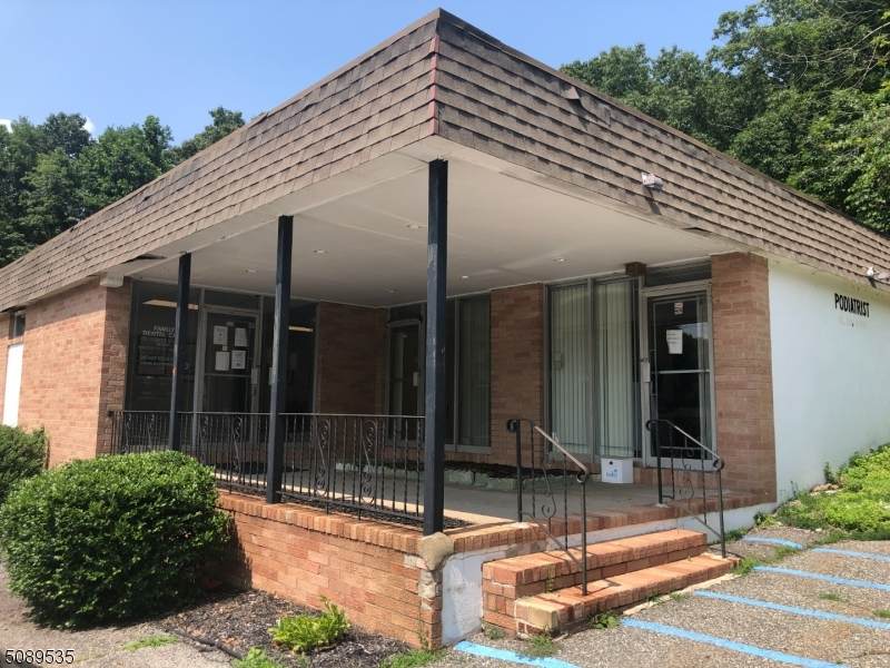 52 Skyline Dr - Photo 1