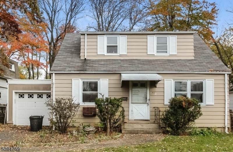 321 Hunter Ave - Photo 1