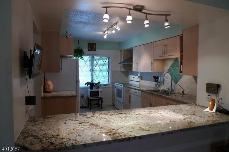 8 Dorado Dr - Photo 1