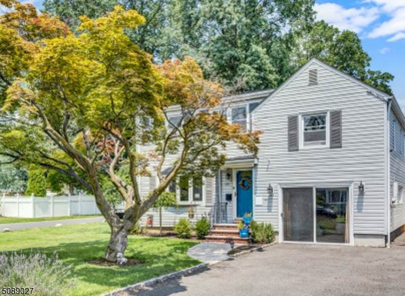 520 Richfield Ave - Photo 1