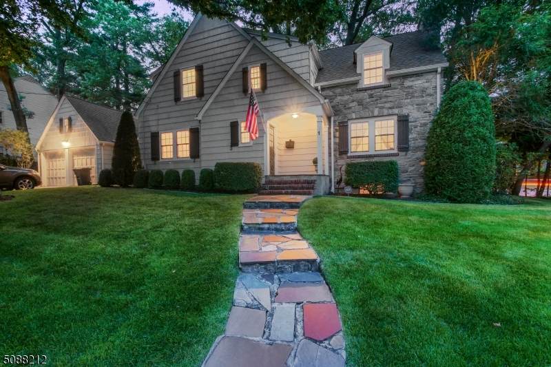 1 Woodcroft Pl - Photo 1