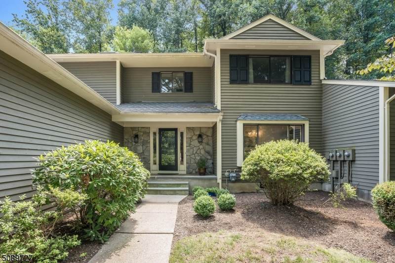 7 Hunters Circle - Photo 1