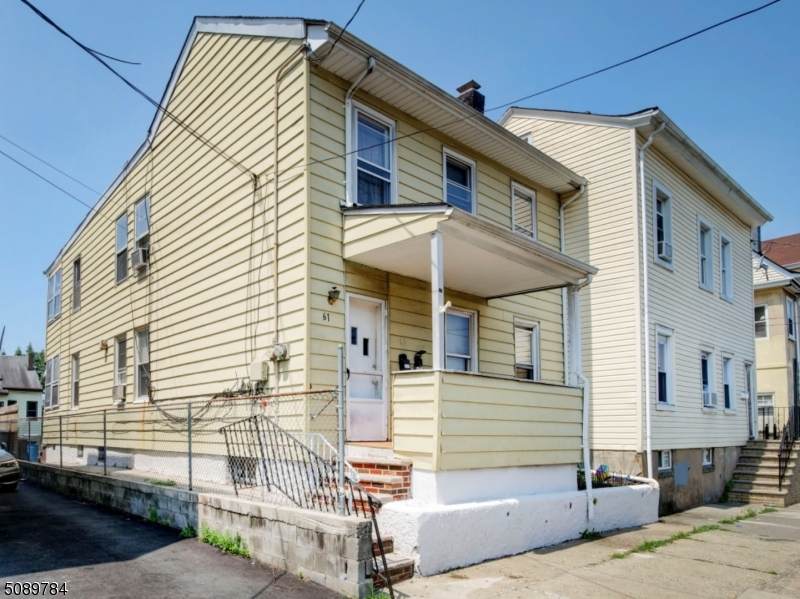 61 Ryerson Ave - Photo 1