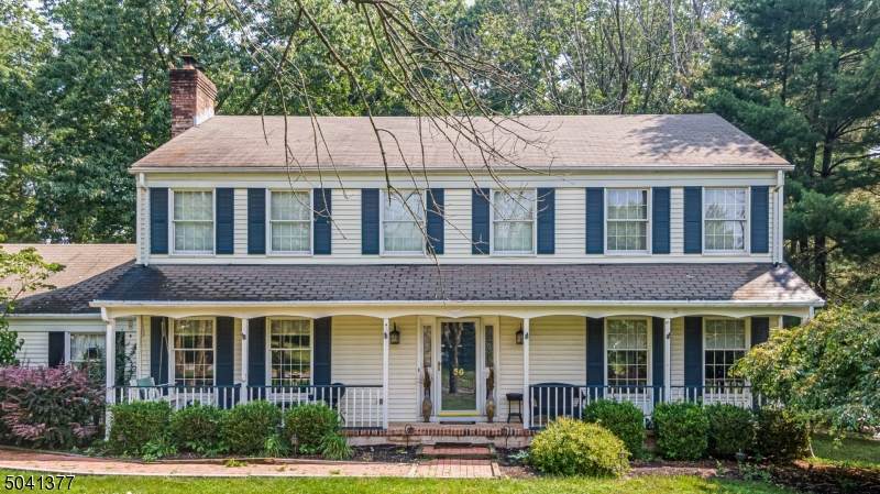 56 Grandin Dr - Photo 1