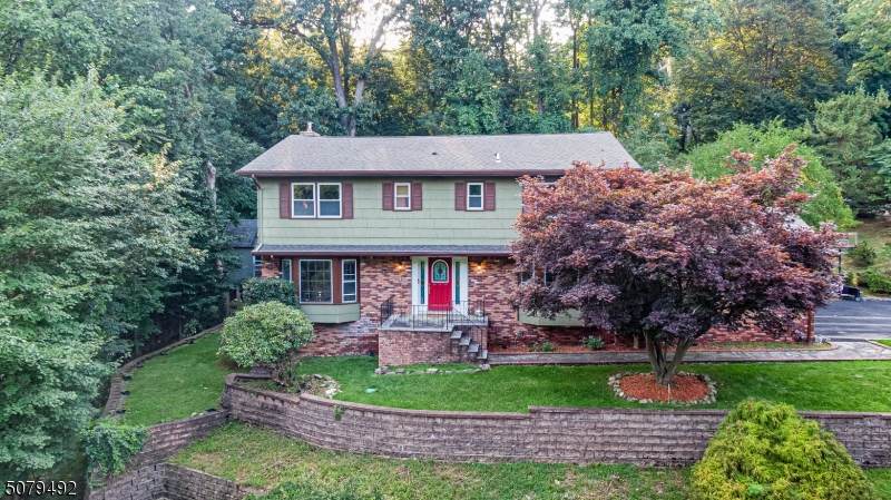 32 Southwood Dr - Photo 1