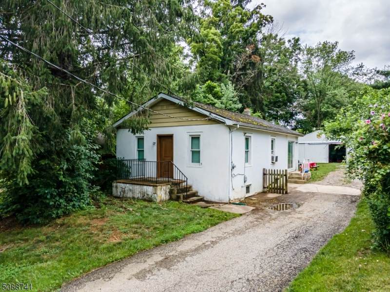 5 Airport Rd - Photo 1