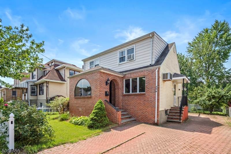 354 Kingsland Ave - Photo 1