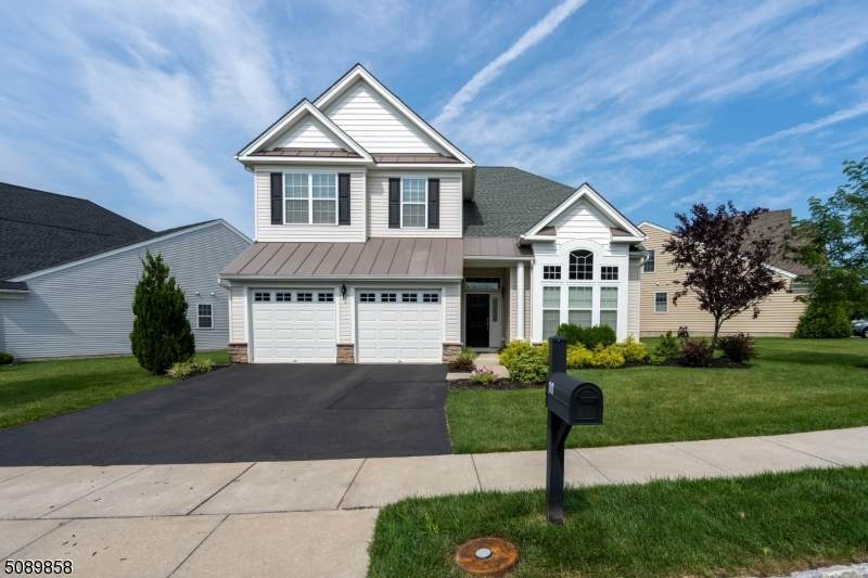 30 Ditmar Blvd - Photo 1