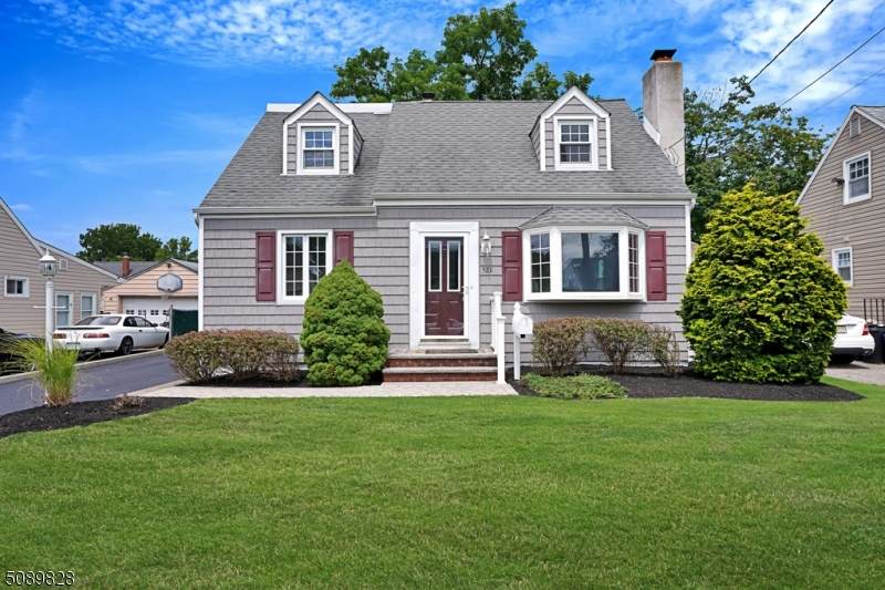 521 Howard Ave - Photo 1