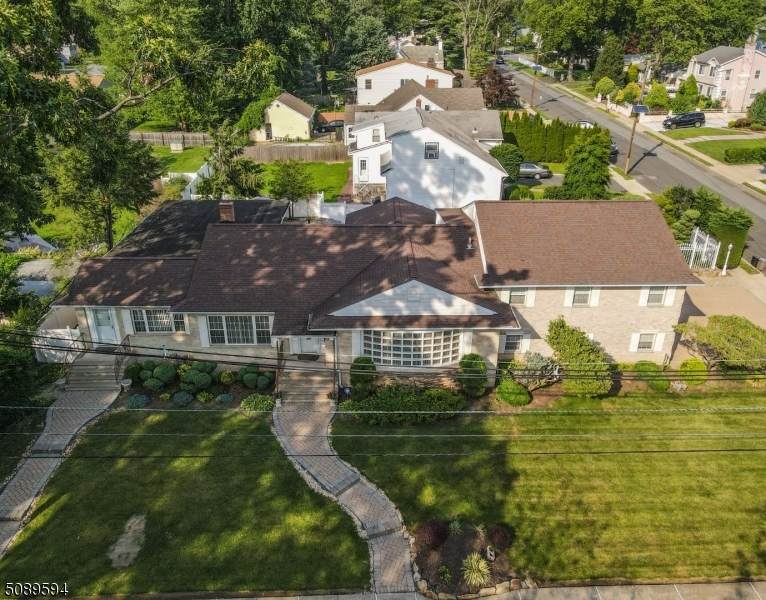 635 Irvington Ave - Photo 1