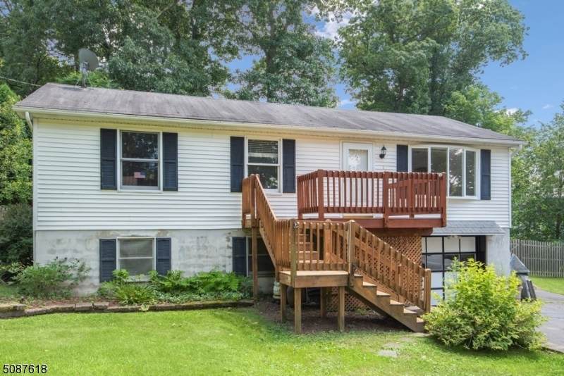 118 Conklin Ave - Photo 1