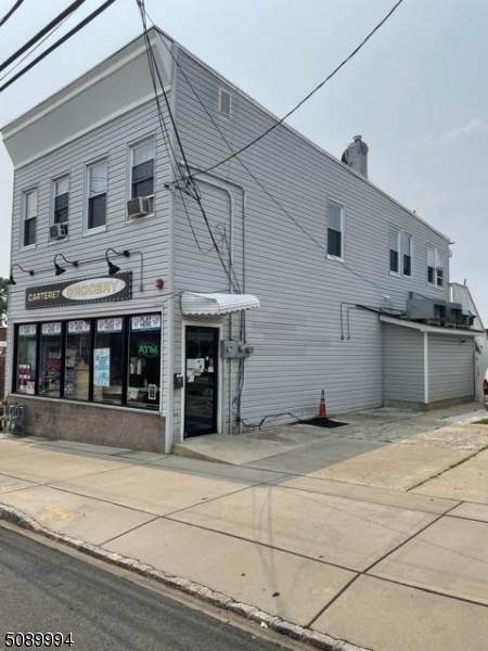 321 Pershing Ave - Photo 1