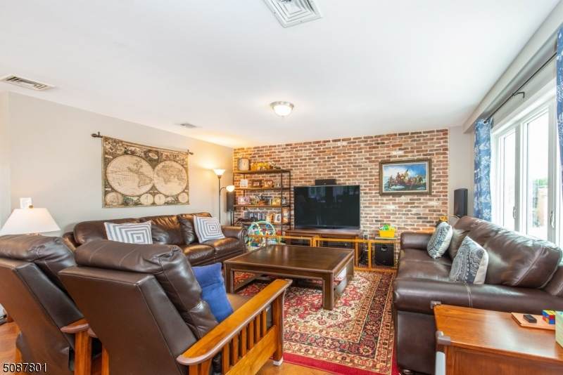 610 Anderson Ave - Photo 1