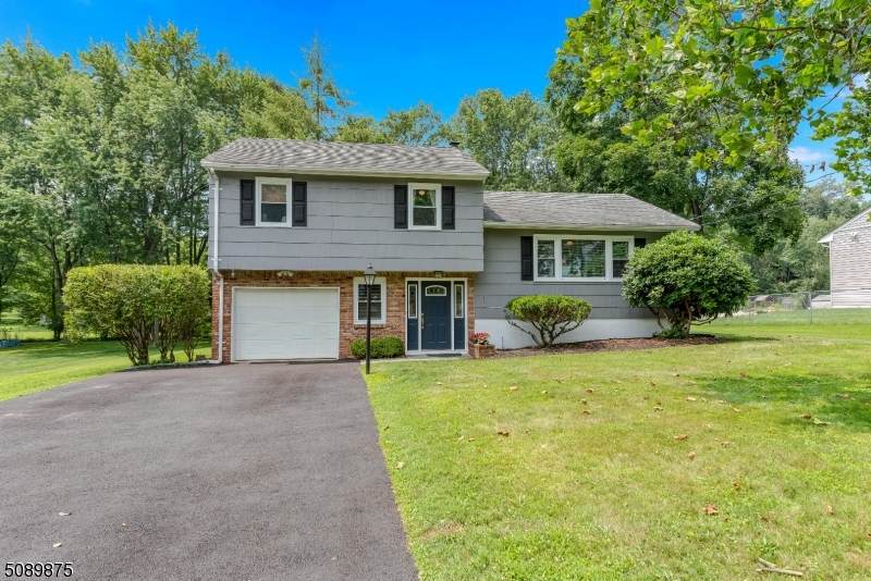 12 Meadow Ln - Photo 1
