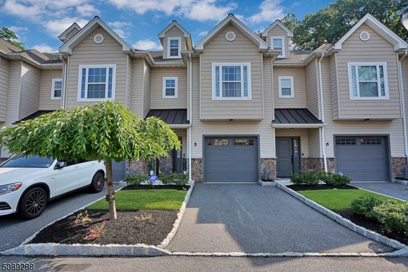 5 N Ridge Cir - Photo 1