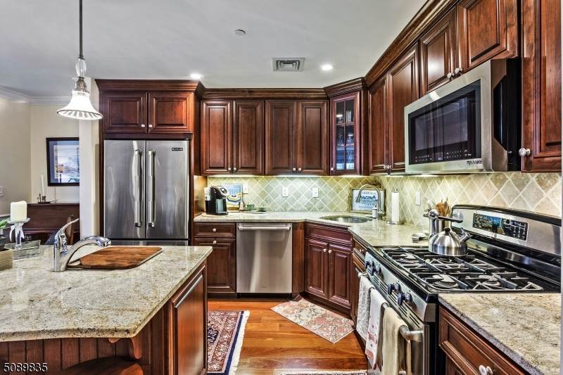 111 Prospect St - Photo 1
