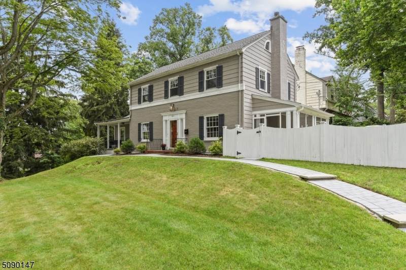 551 Highland Ave - Photo 1