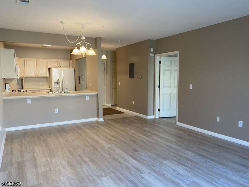 102 Cleveland Ln - Photo 1