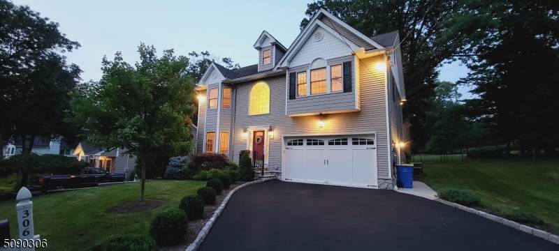 306 Top Ave - Photo 1