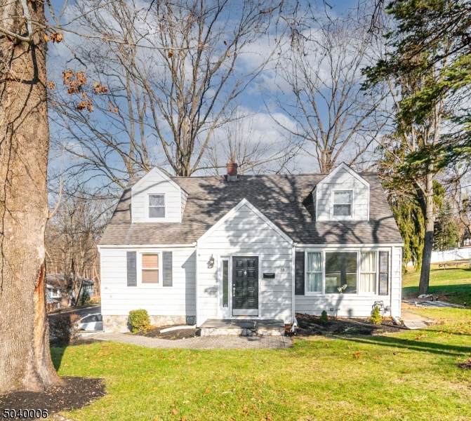 35 Walker Ave - Photo 1
